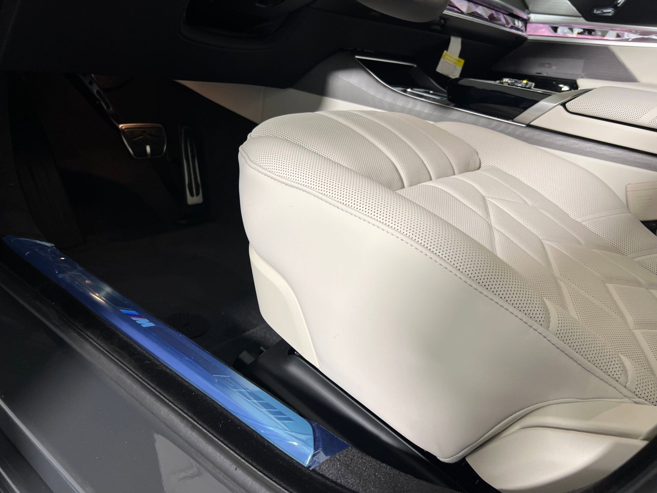 New 2026 BMW 760i xDrive w/ Executive Package image 13