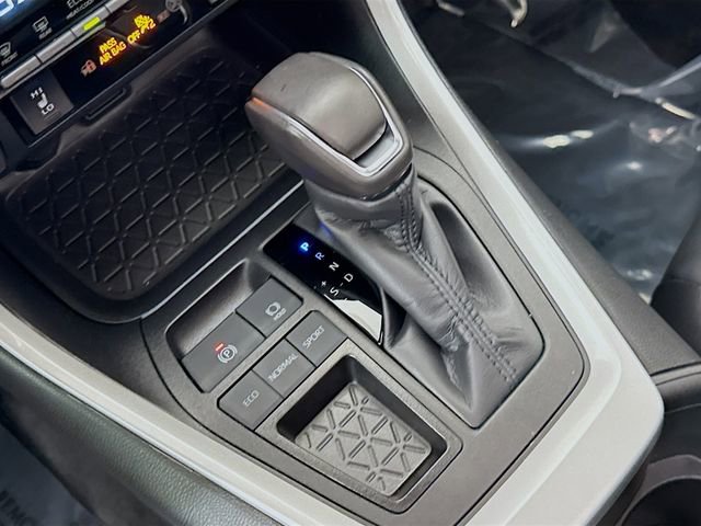 Used 2024 Toyota RAV4 XLE Premium image 17