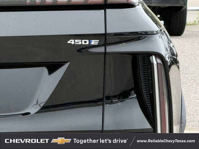 Used 2024 Cadillac Lyriq Luxury w/ LPO, Floor Liner Package RWD image 8