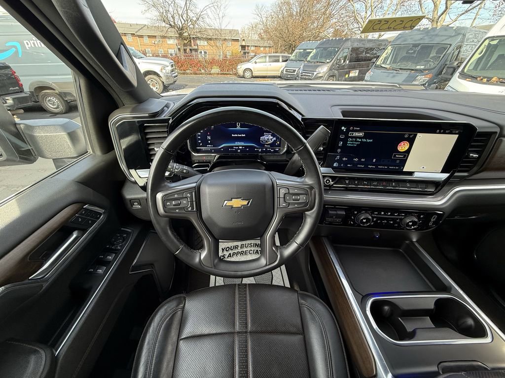Used 2024 Chevrolet Silverado 3500 High Country w/ Technology Package image 18