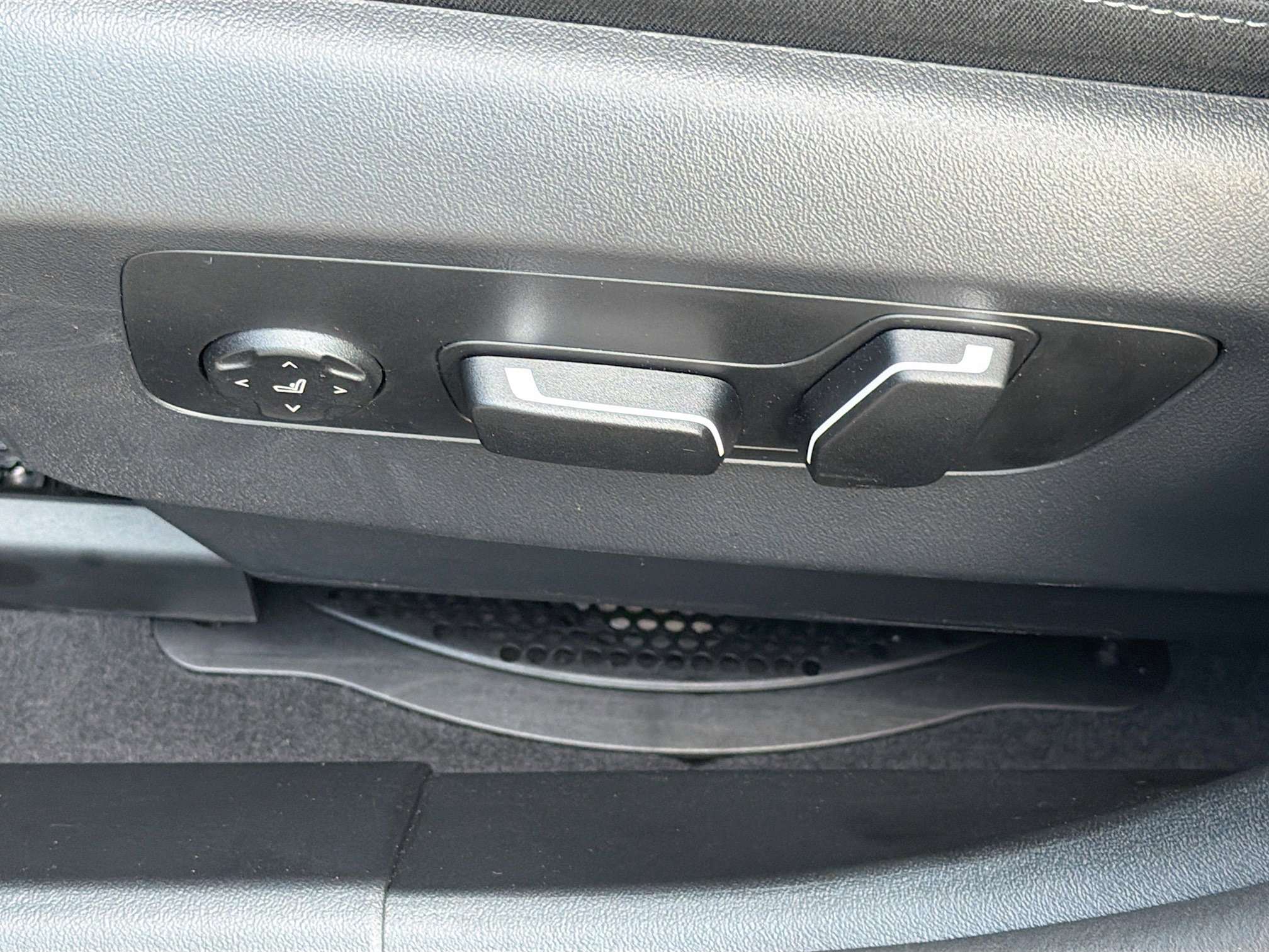 Used 2026 BMW 530i image 25