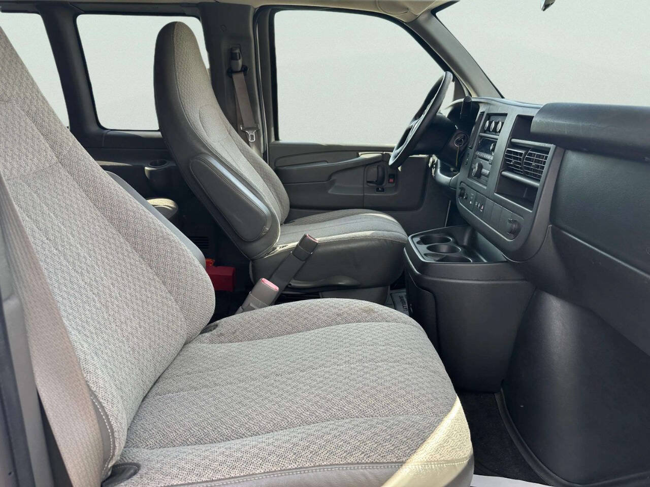 Used 2014 Chevrolet Express 3500 LT w/ LT Preferred Equipment Group RWD image 28
