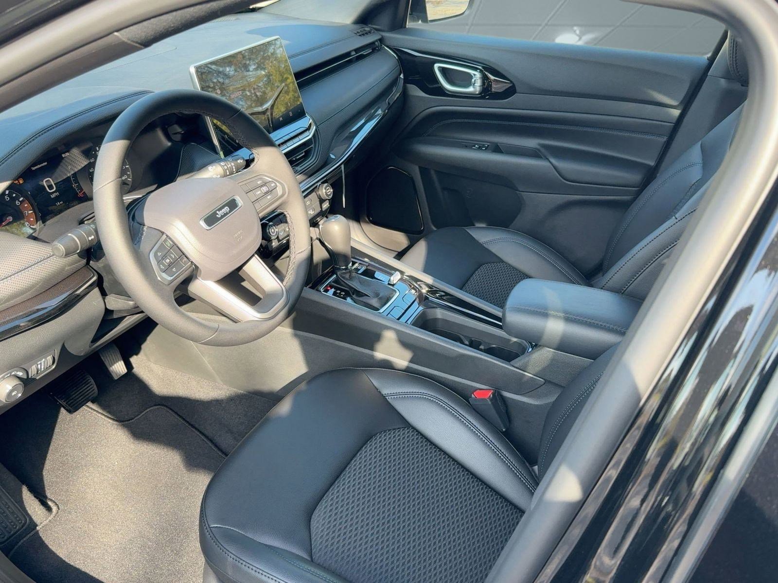 New 2026 Jeep Compass Latitude image 21