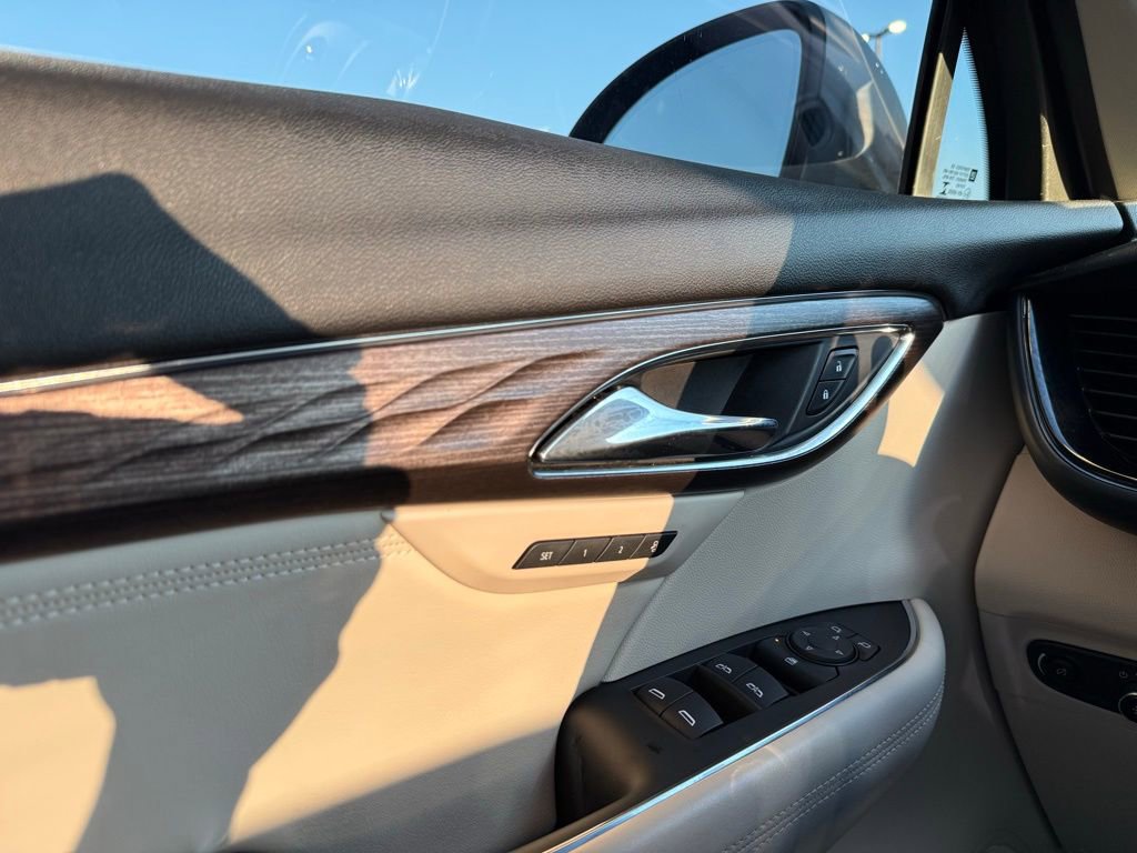Used 2023 Buick Envision Avenir FWD image 12