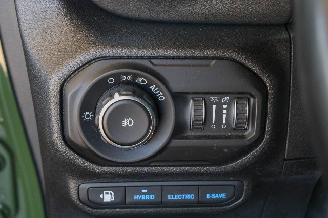 Used 2021 Jeep Wrangler Unlimited Sahara w/ Safety Group AWD/4WD image 28