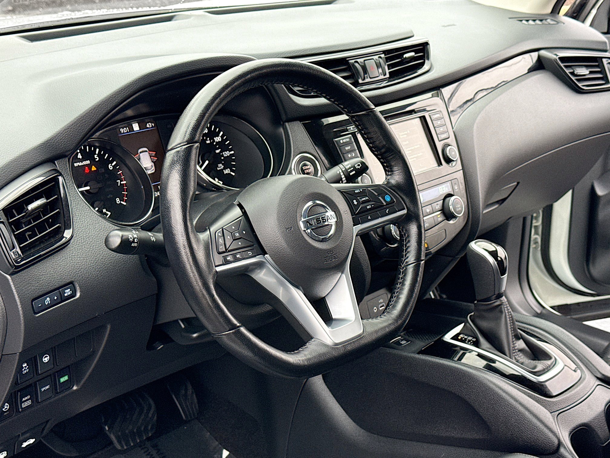 Used 2022 Nissan Rogue Sport SL image 4
