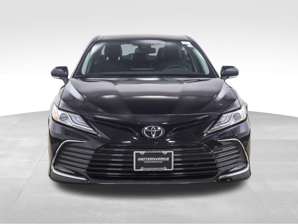 Used 2024 Toyota Camry XLE w/ Cold Weather Package image 8
