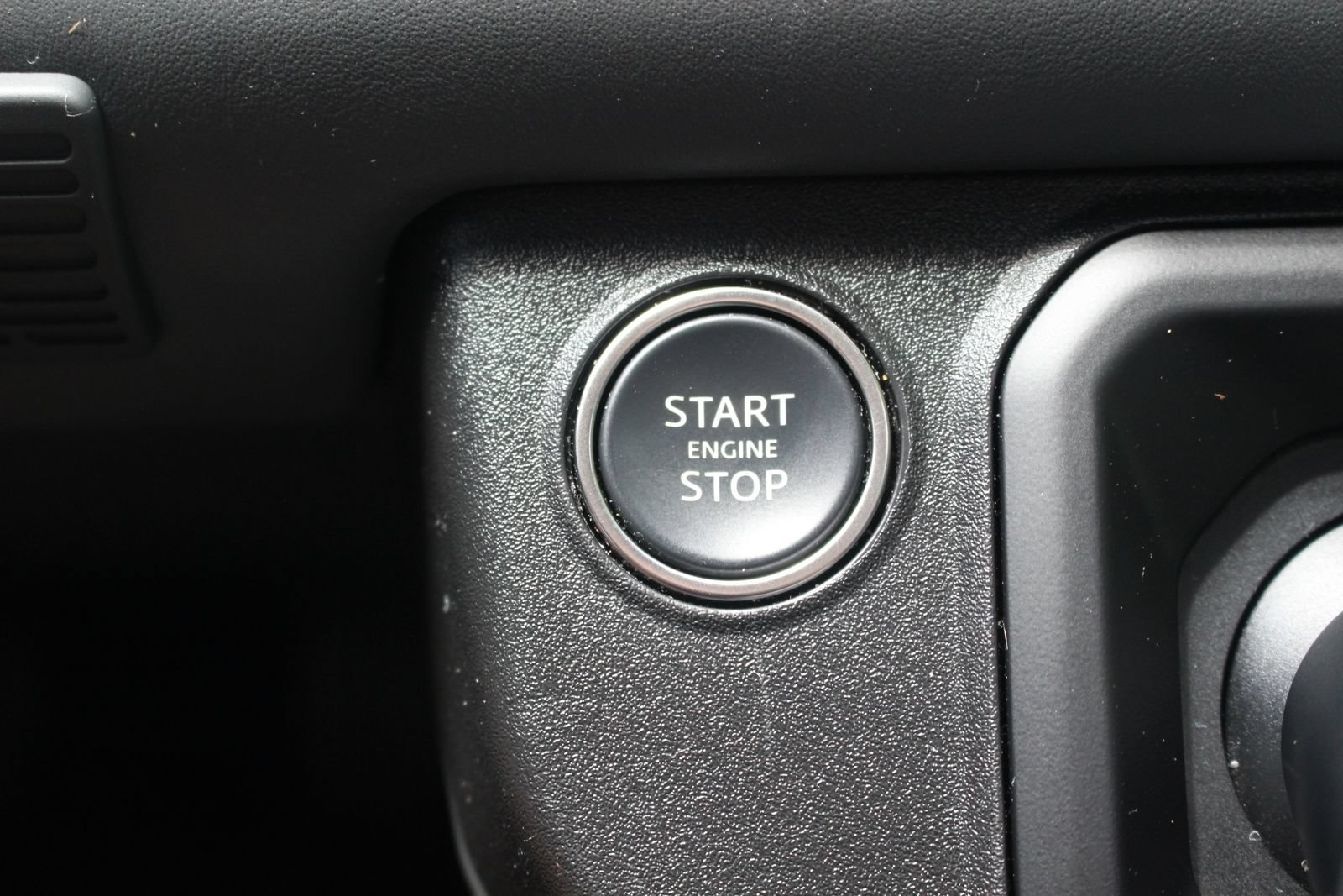 Used 2023 Land Rover Defender 130 X-Dynamic SE AWD/4WD image 43