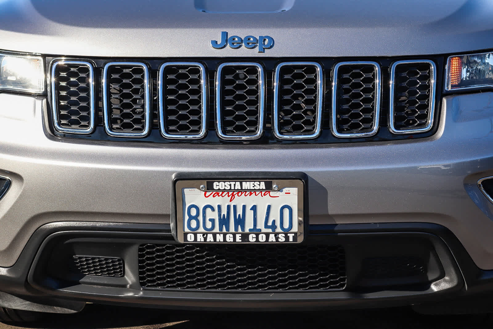 Used 2018 Jeep Grand Cherokee Laredo RWD image 9