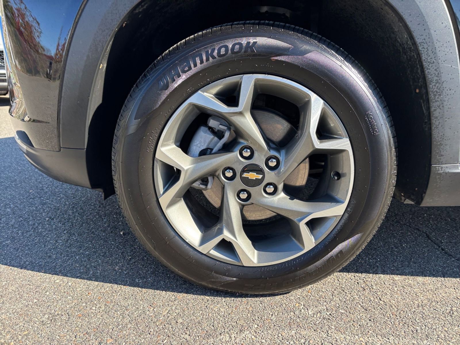 Used 2025 Chevrolet Trax LT image 28