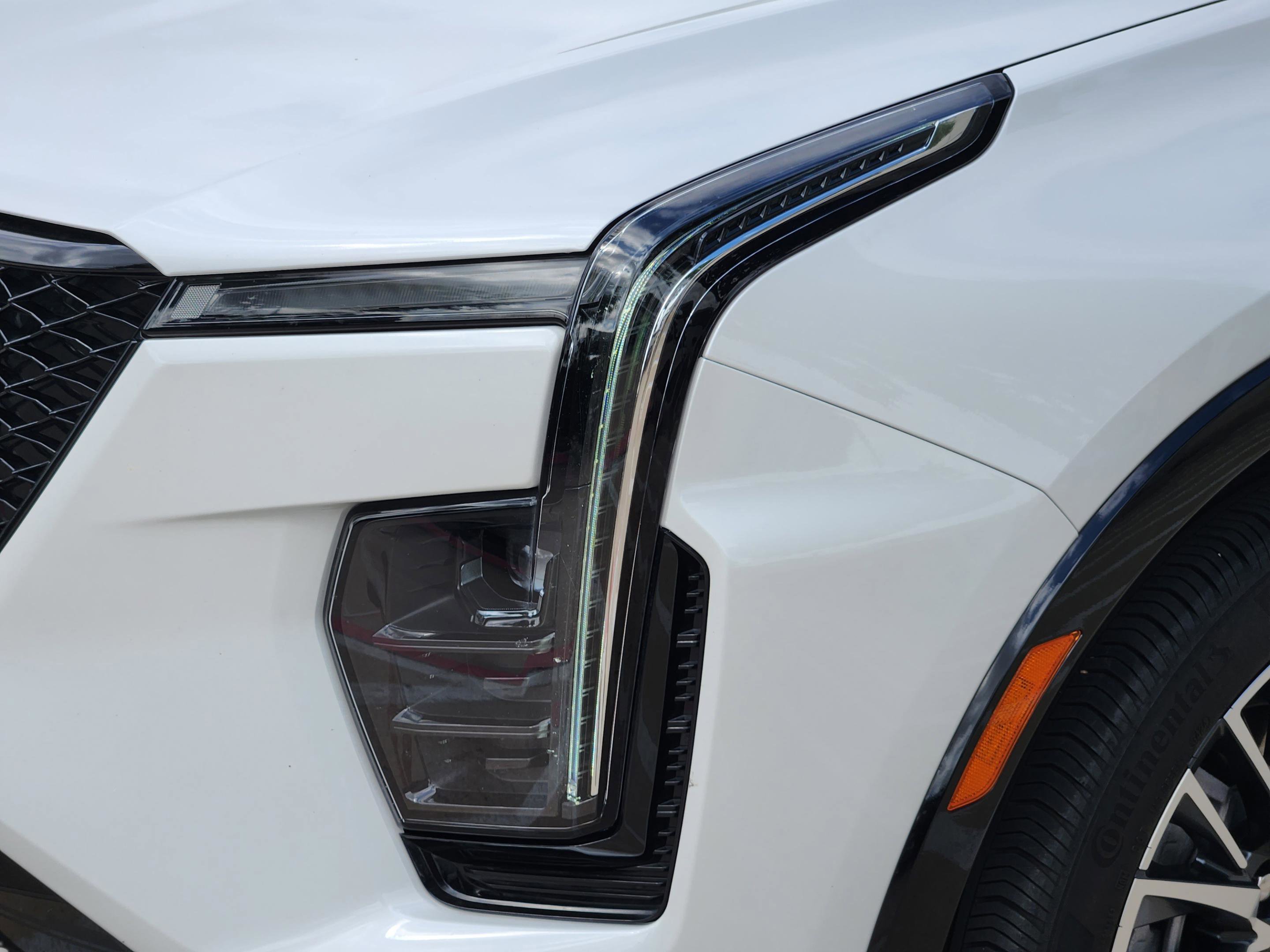 Used 2025 Cadillac XT4 Sport FWD image 28