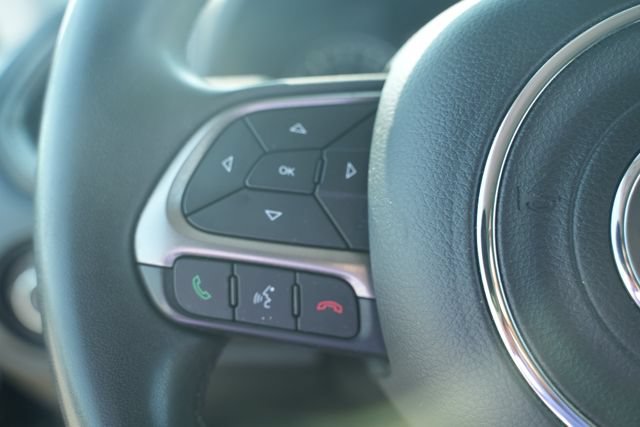 Used 2022 Jeep Renegade Latitude AWD/4WD image 33