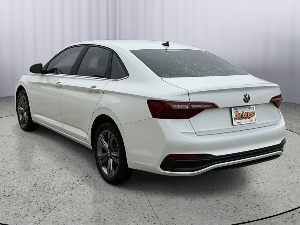Used 2022 Volkswagen Jetta SE FWD image 3