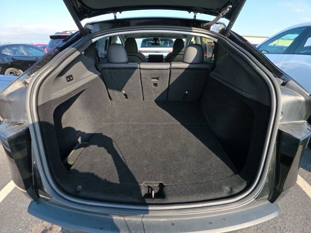 Used 2026 Tesla Model Y 2WD image 16