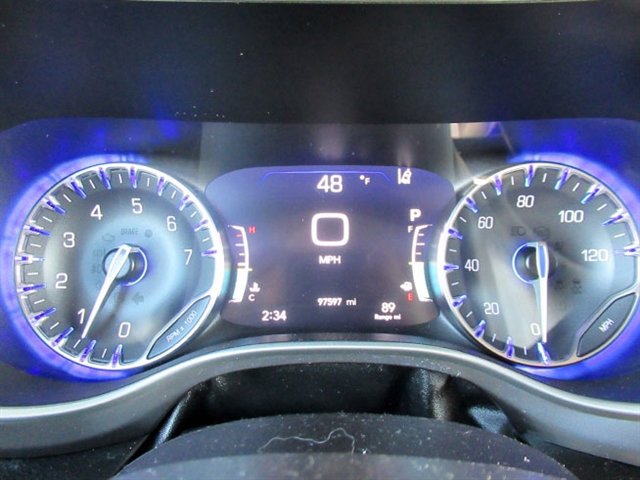 Used 2022 Chrysler Pacifica Touring-L FWD image 25