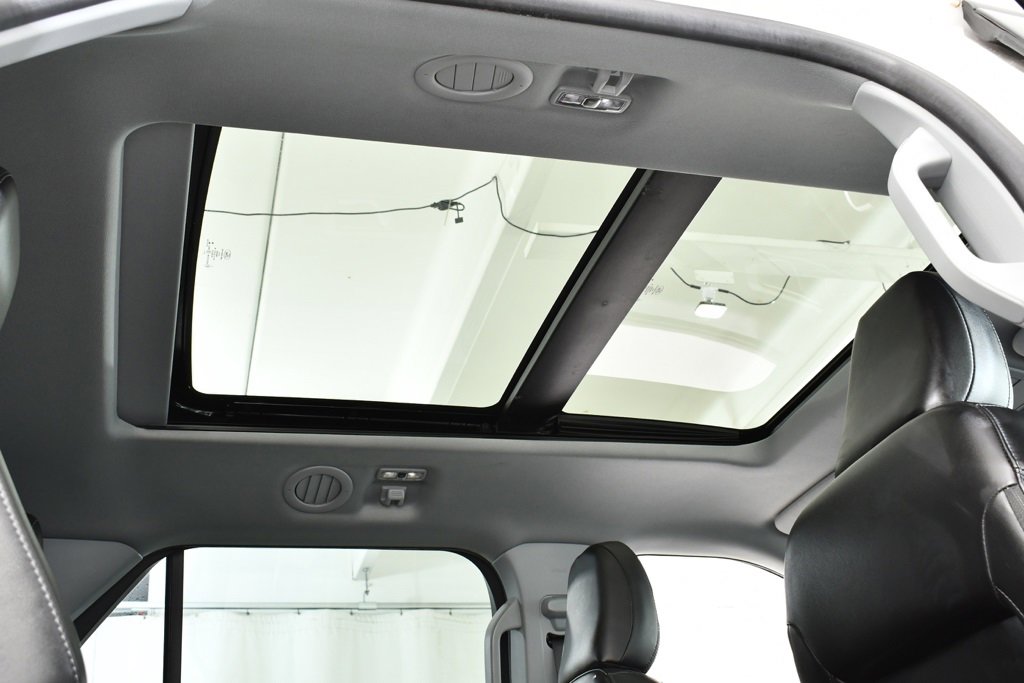 Used 2023 Ford Explorer XLT w/ Equipment Group 202A image 18