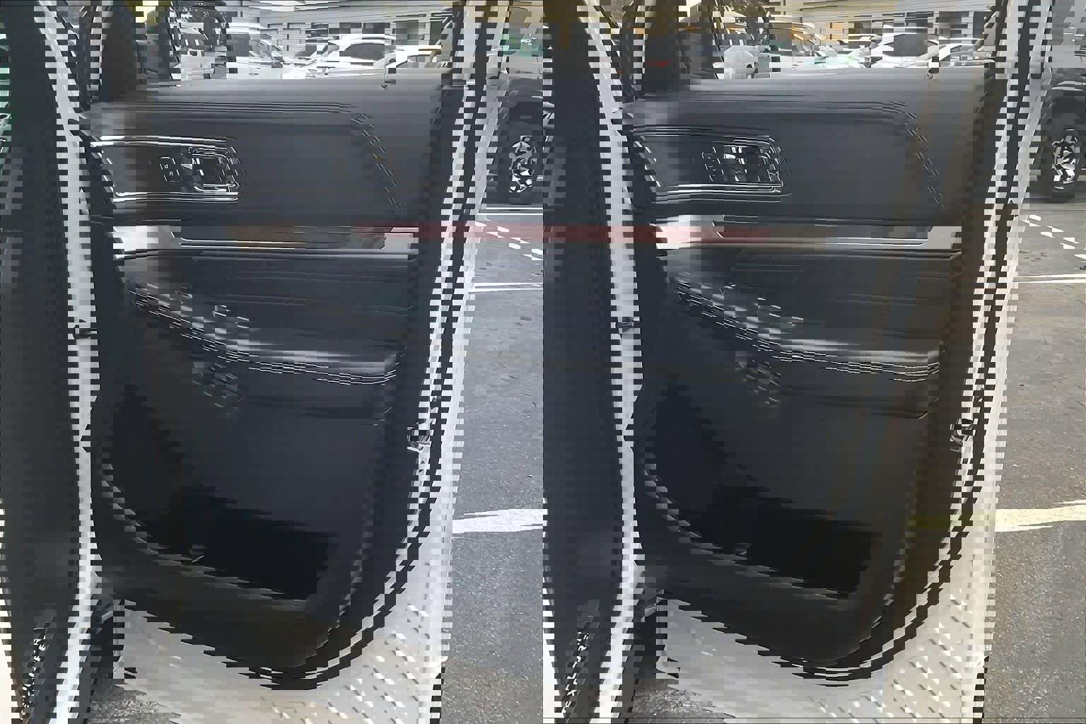 Used 2019 Ford Explorer Platinum image 25