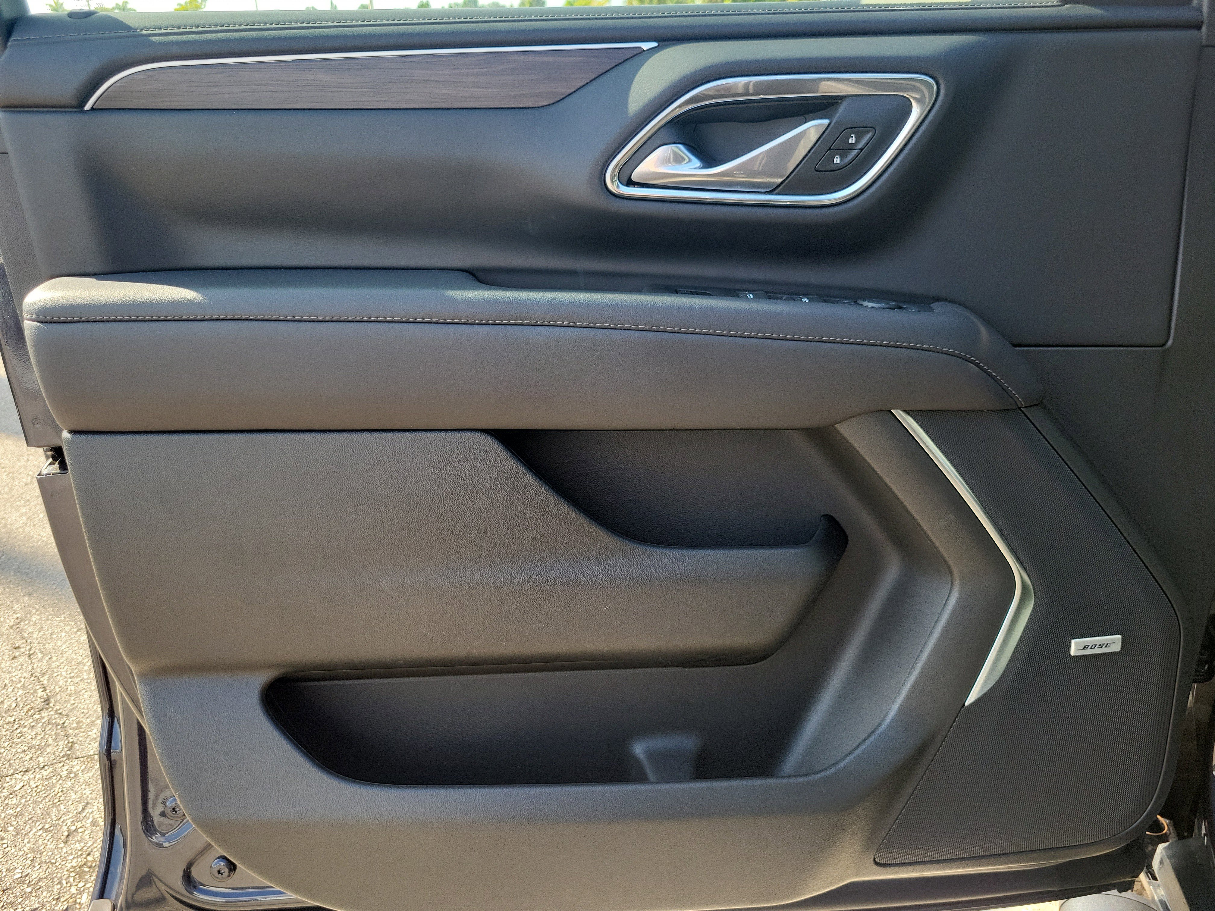 Used 2024 Chevrolet Tahoe Z71 w/ Luxury Package AWD/4WD image 25