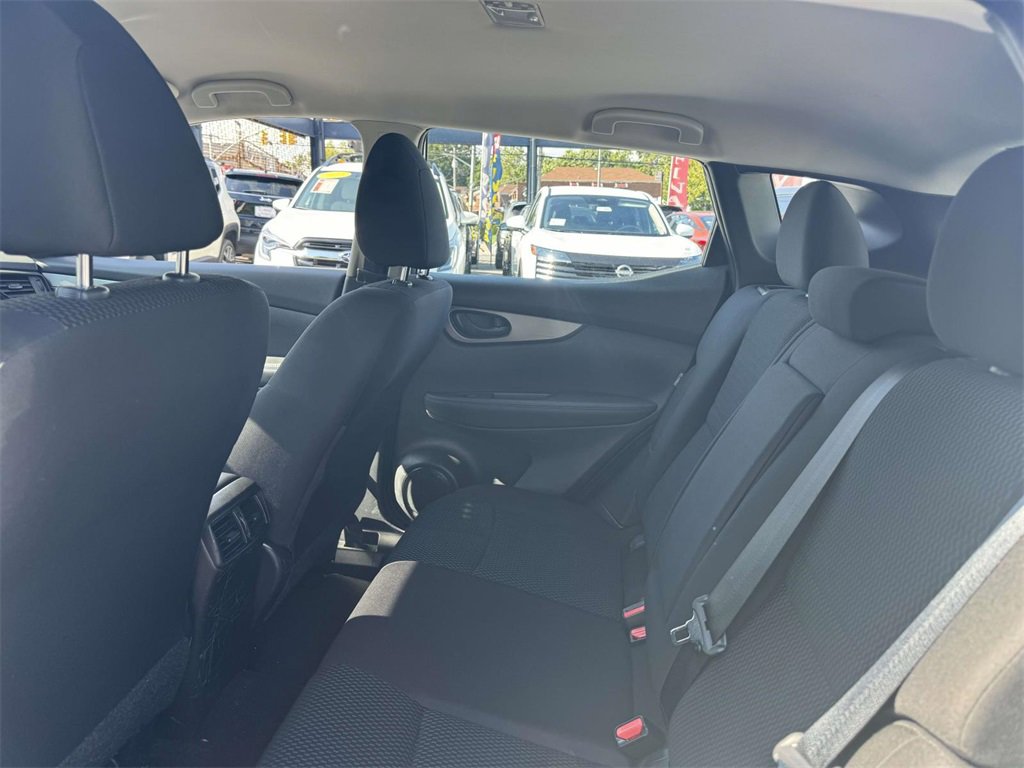 Used 2020 Nissan Rogue Sport S image 10