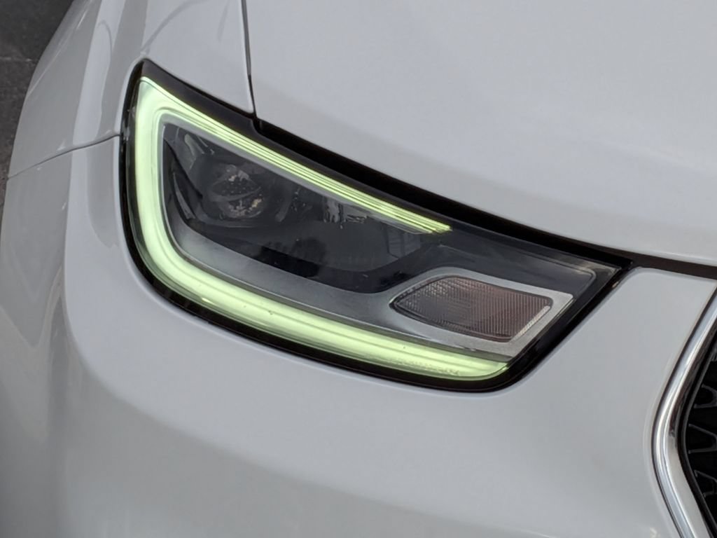 Used 2024 Chrysler Pacifica Touring-L FWD image 9