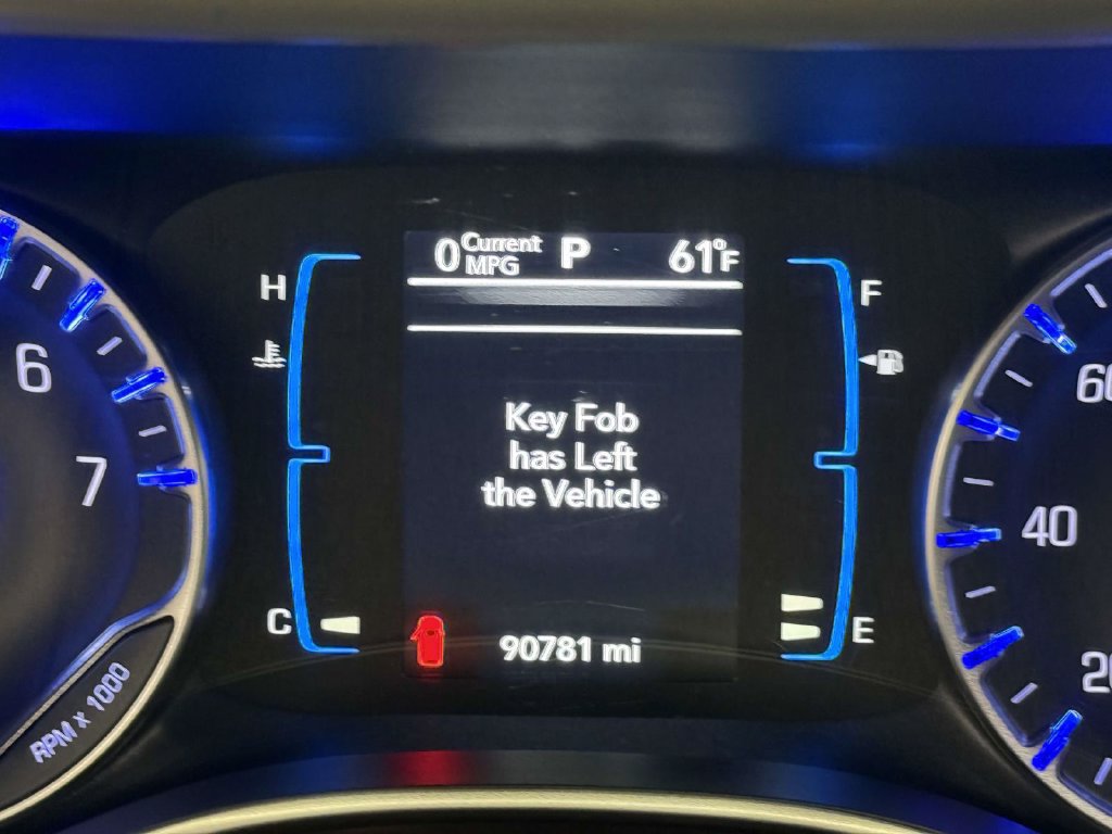 Used 2017 Chrysler Pacifica Touring FWD image 26