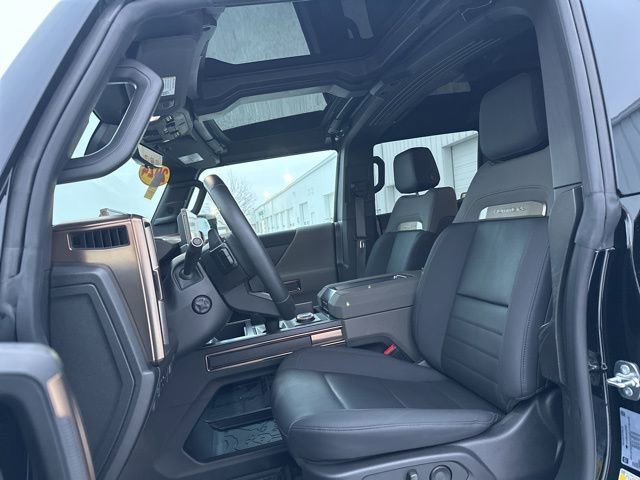 Used 2024 GMC Hummer EV 2X w/ LPO, Illumination Package image 33