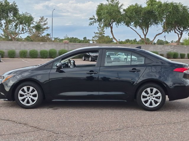 Used 2025 Toyota Corolla LE FWD image 9