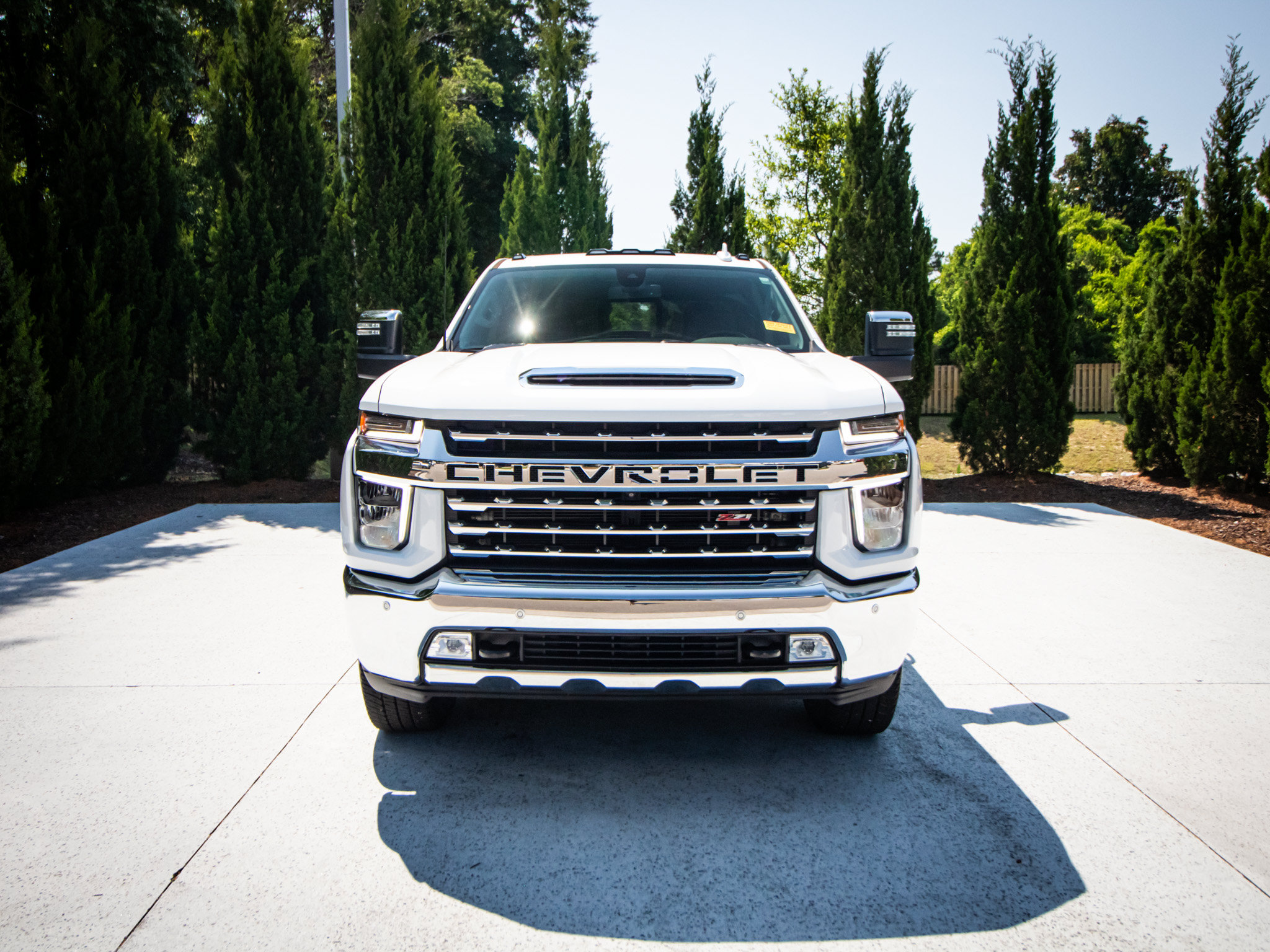 Used 2023 Chevrolet Silverado 2500 LTZ AWD/4WD image 3