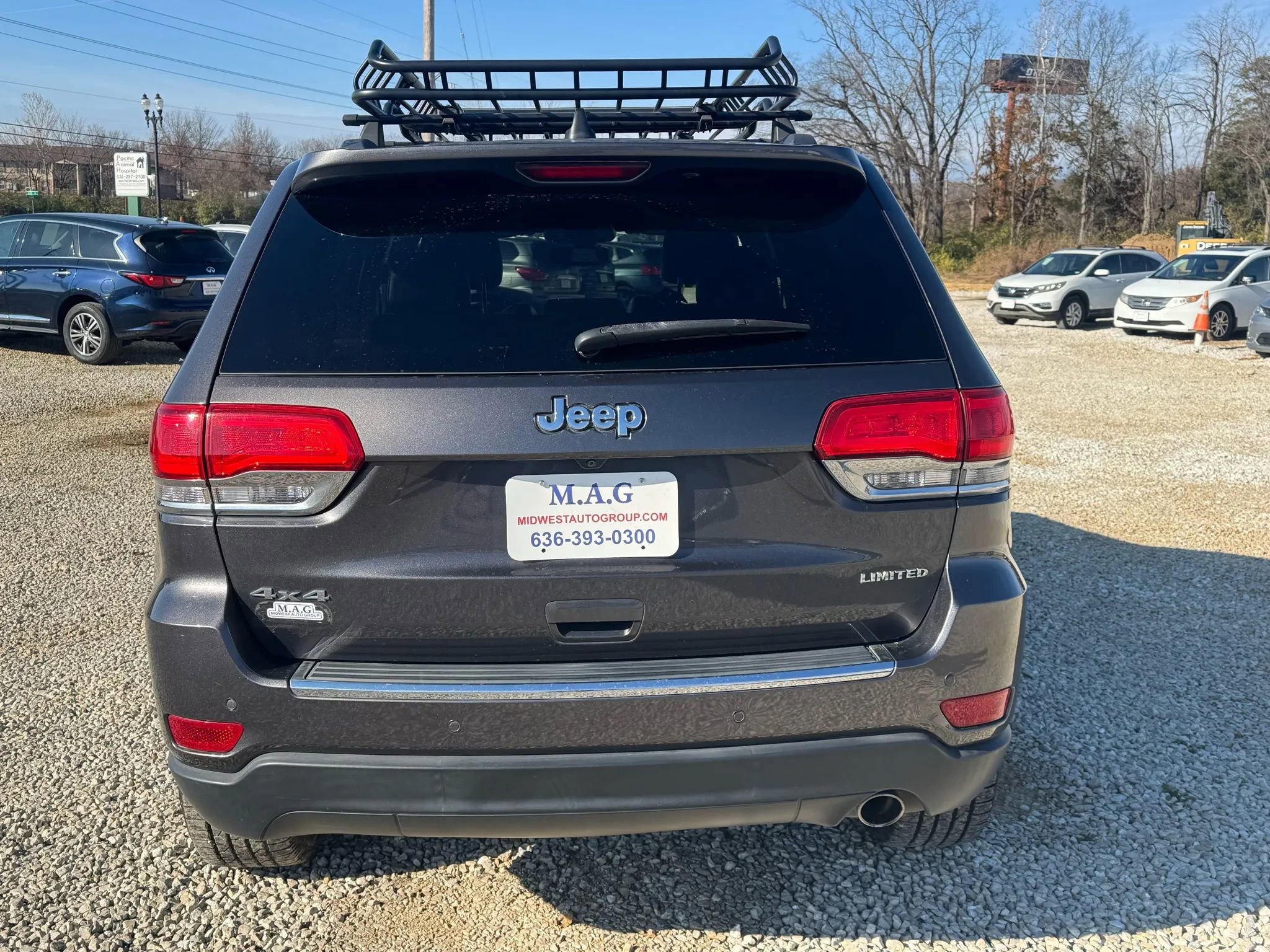 Used 2017 Jeep Grand Cherokee Limited w/ Luxury Group II image 4