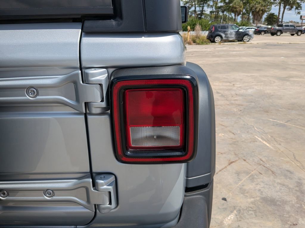 Used 2023 Jeep Wrangler Unlimited Sport AWD/4WD image 11