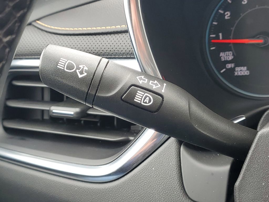 Used 2024 Chevrolet Equinox Premier AWD/4WD image 12