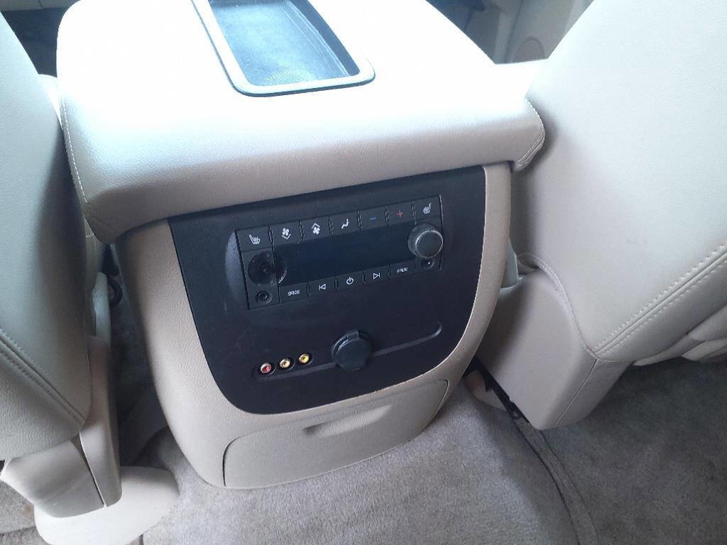 Used 2014 GMC Yukon XL SLT image 10