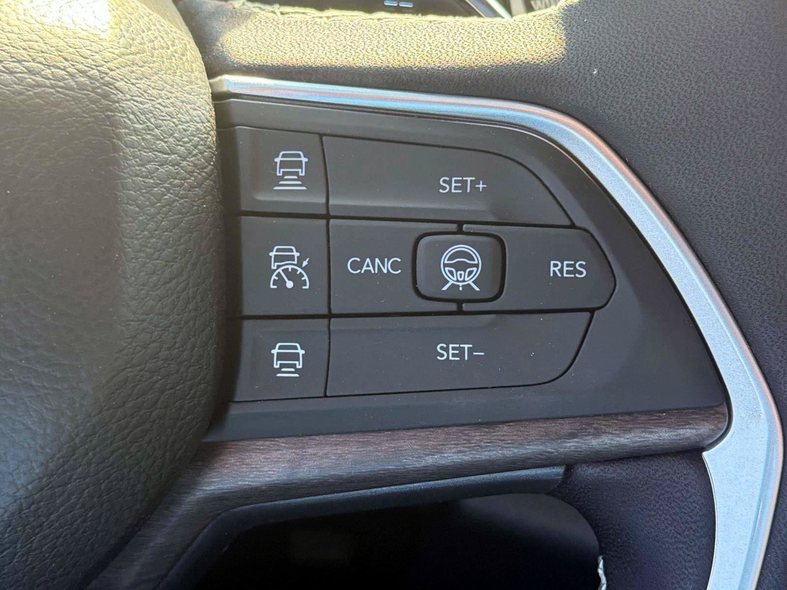 New 2026 Jeep Grand Cherokee Limited AWD/4WD image 14