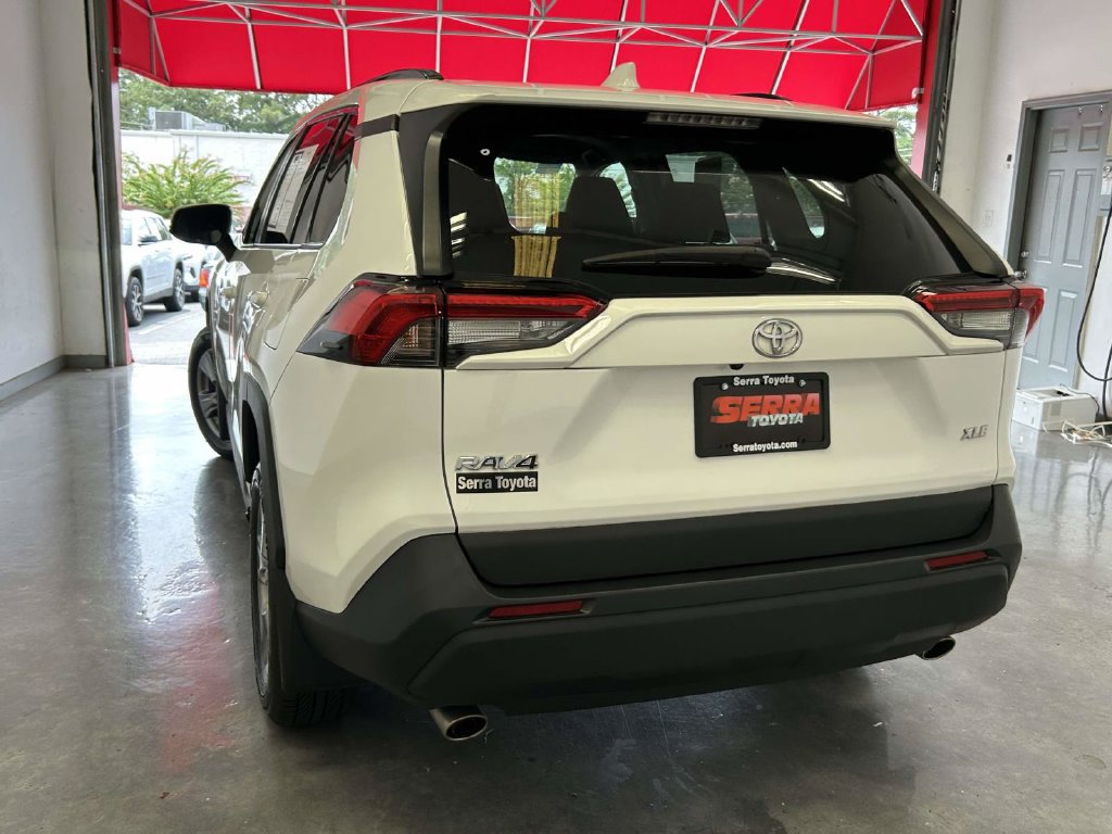 Certified 2024 Toyota RAV4 XLE FWD image 5
