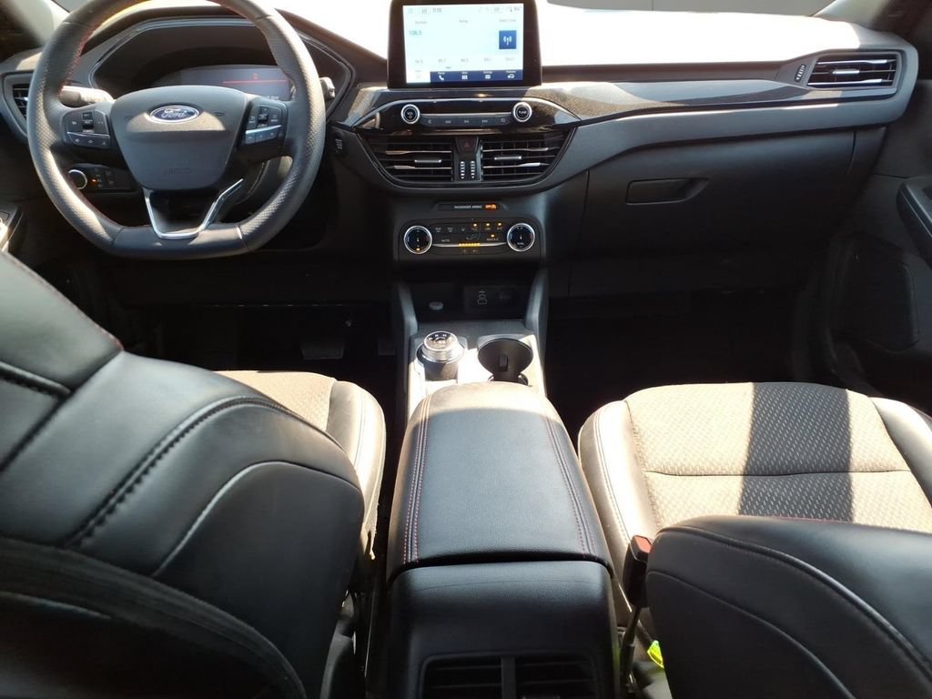 Used 2025 Ford Escape ST-Line AWD/4WD image 13