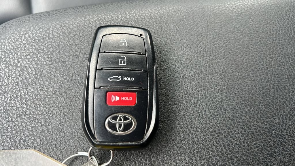 Used 2025 Toyota Camry SE FWD image 23