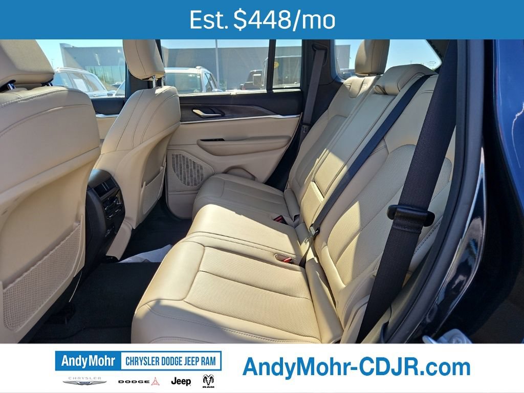 Used 2023 Jeep Grand Cherokee Limited w/ Luxury Tech Group II AWD/4WD image 7