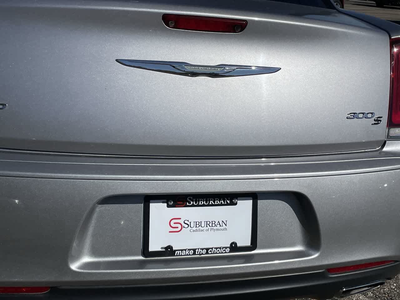 Used 2018 Chrysler 300 S AWD/4WD image 37