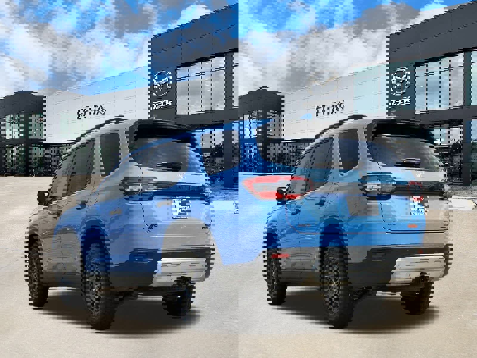 Used 2025 Honda Pilot TrailSport image 2