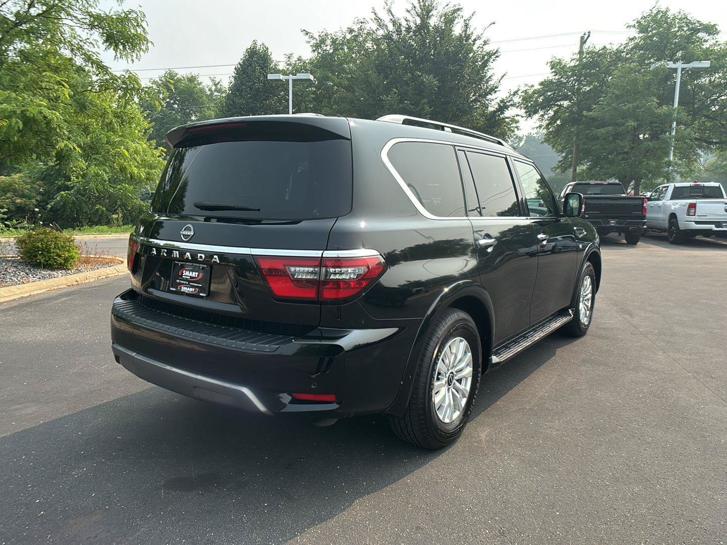 Used 2021 Nissan Armada SV AWD/4WD image 11