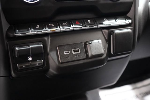 Used 2024 Chevrolet Silverado 2500 Custom w/ Custom Value Package image 26