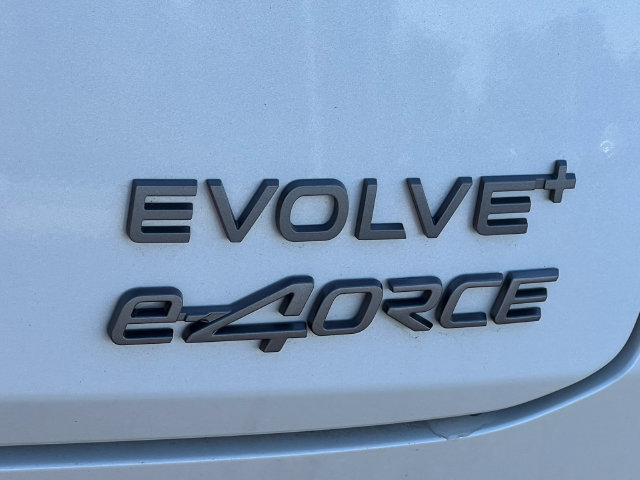 Used 2024 Nissan Ariya AWD image 2
