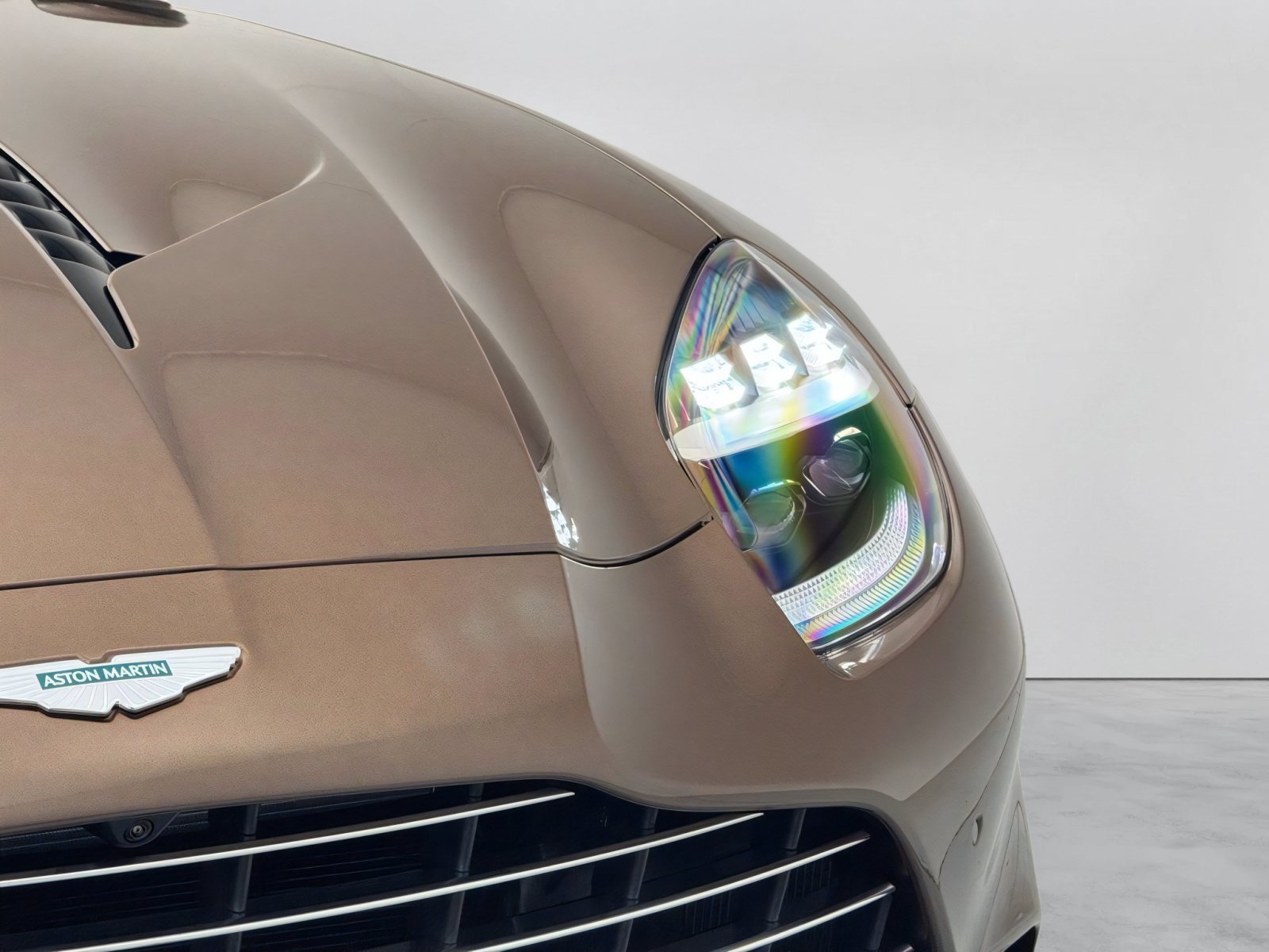 New 2026 Aston Martin Vanquish Convertible RWD image 29