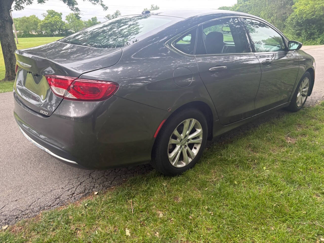Used 2015 Chrysler 200 Limited w/ Convenience Group FWD image 9