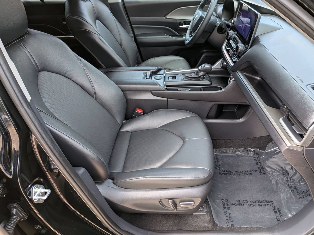 Used 2025 Toyota Grand Highlander AWD Hybrid image 34