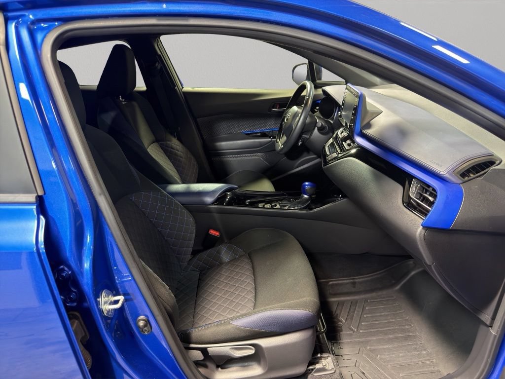 Used 2020 Toyota C-HR XLE FWD image 20