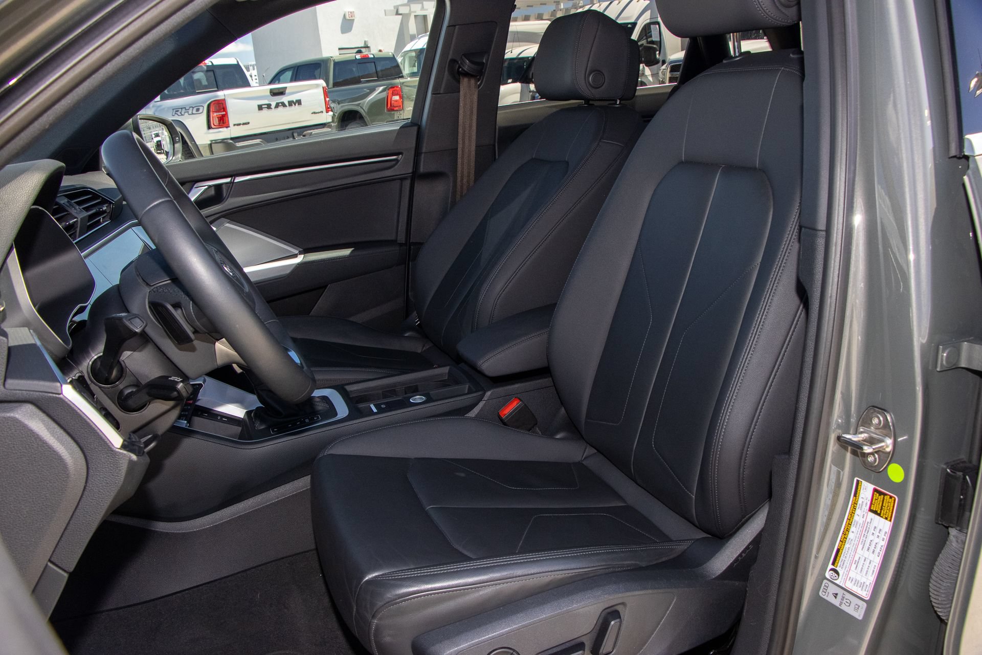 Used 2025 Audi Q3 2.0T Premium AWD/4WD image 17