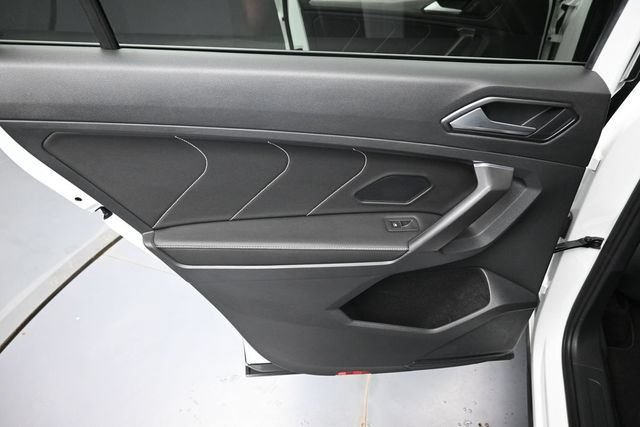 Used 2022 Volkswagen Tiguan SE FWD image 29