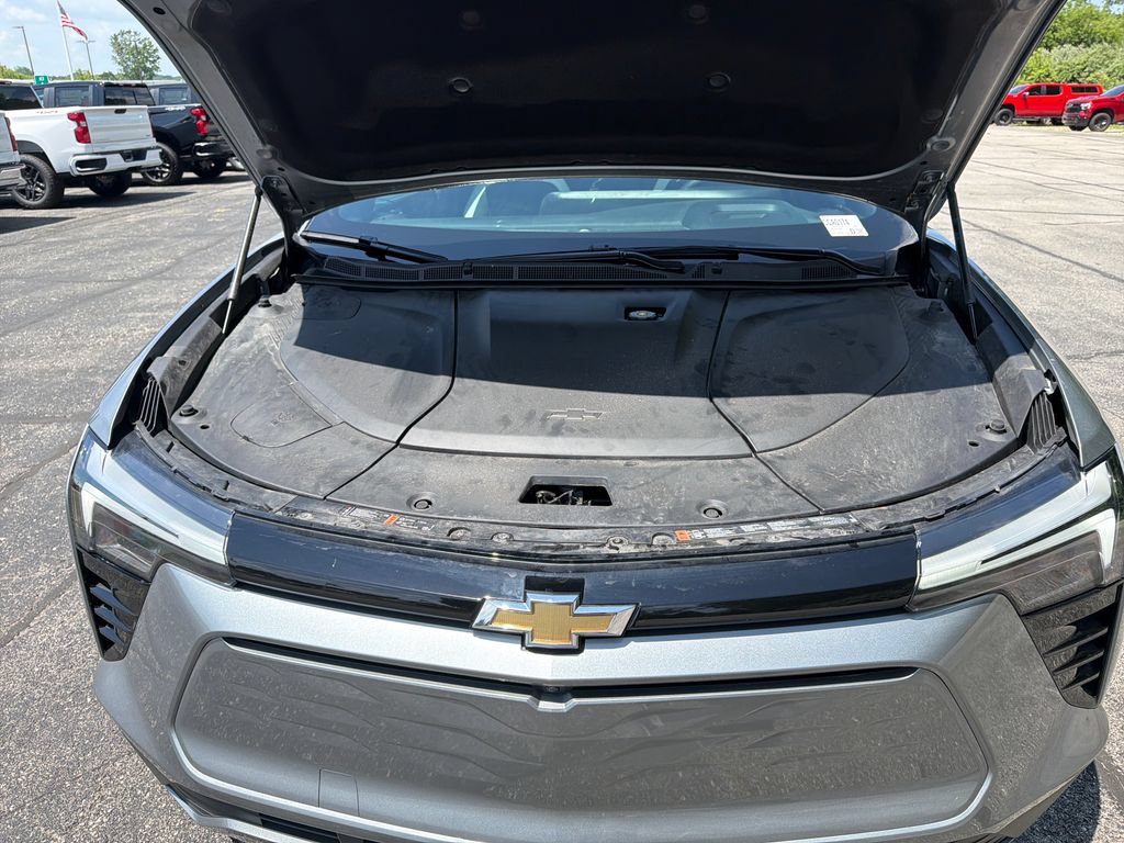 Used 2024 Chevrolet Blazer EV LT AWD/4WD image 28