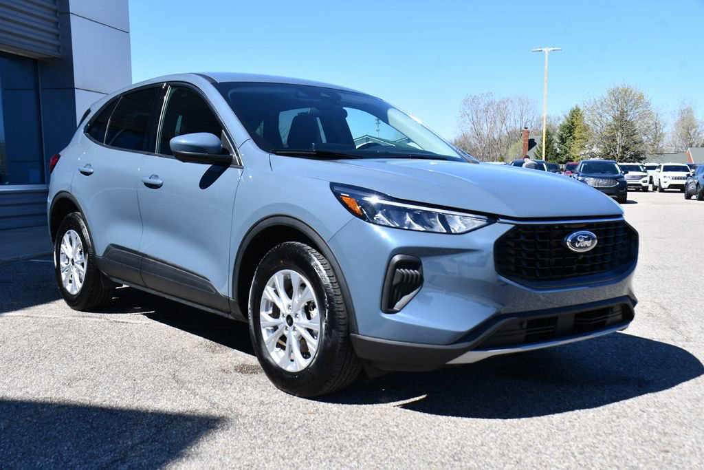 Used 2023 Ford Escape Active w/ Tech Pack #2 AWD/4WD image 9